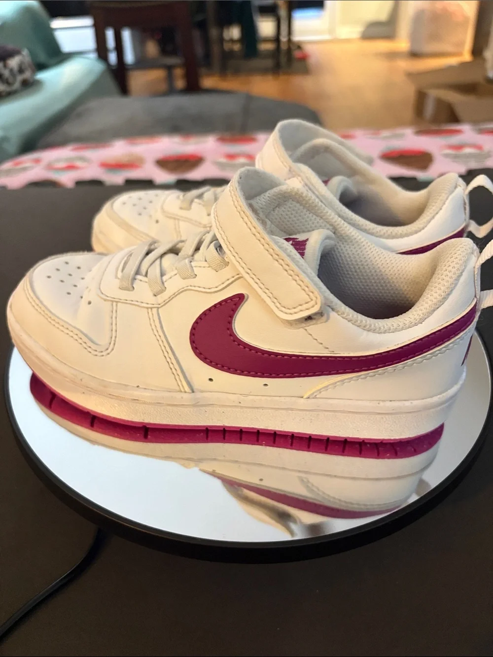 Nike Kids White and Magenta Low-Top Sneakers
